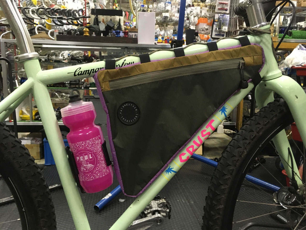FAIRWEATHERフレームバッグ - BLUE LUG STAFF REVIEW | 自転車店