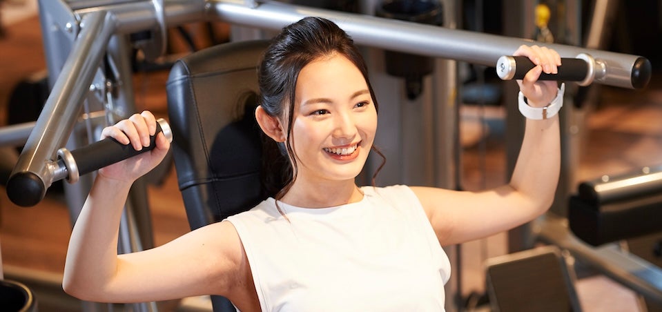 ジムで腕トレ！マシン・メニューの基本と例｜ライザップ(RIZAP