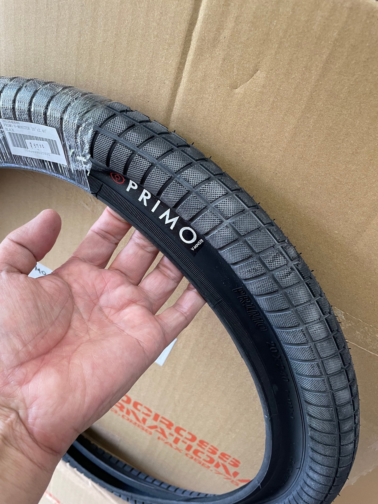 PRIMO V-MONSTER タイヤ (20×2.40