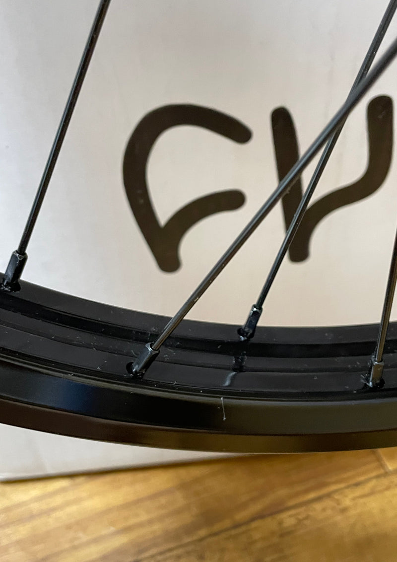 CULT（カルト） CREW FREECOASTER V2リム RHD（右ドライブ）スポーク