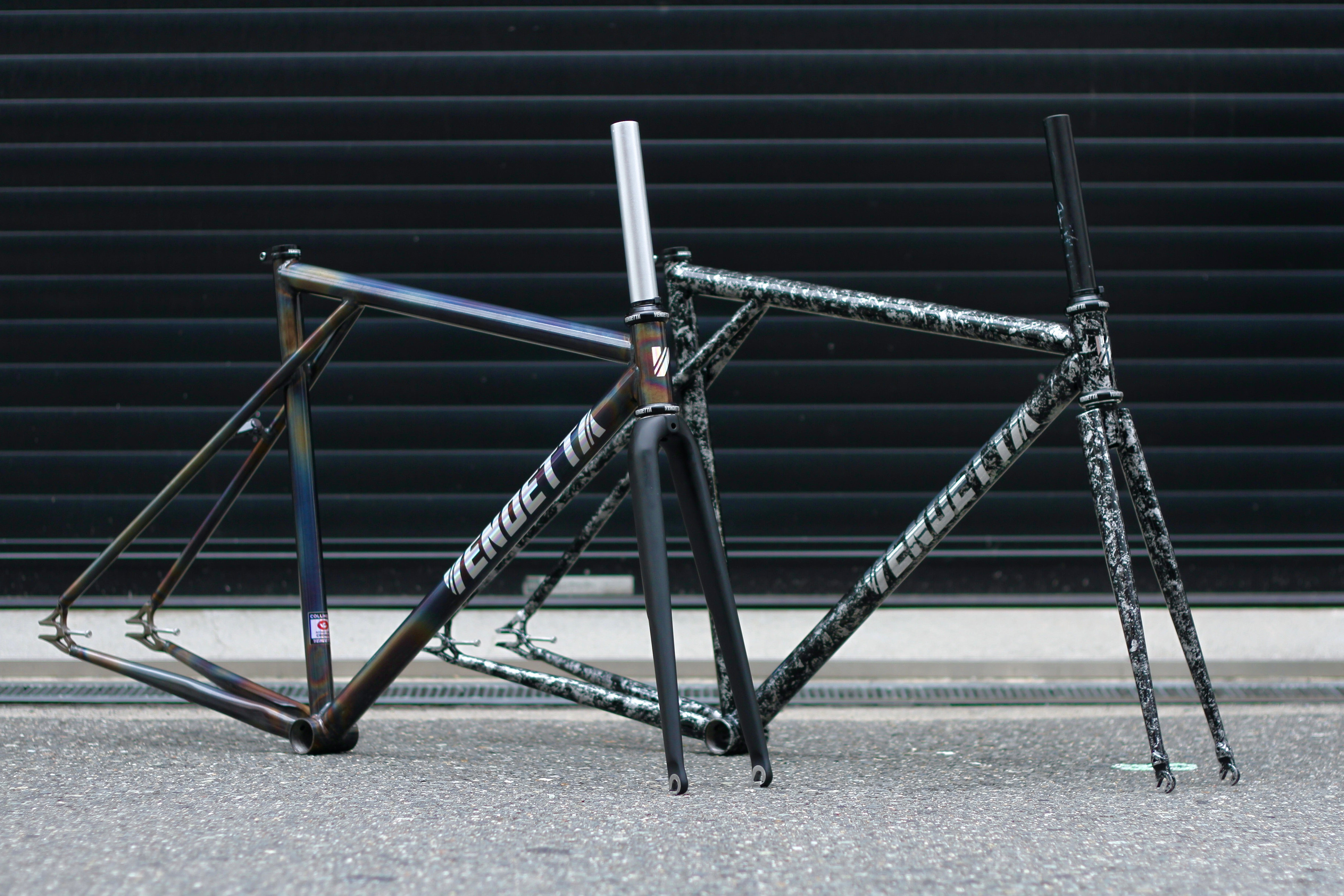 世界のフレームメーカーを持つ