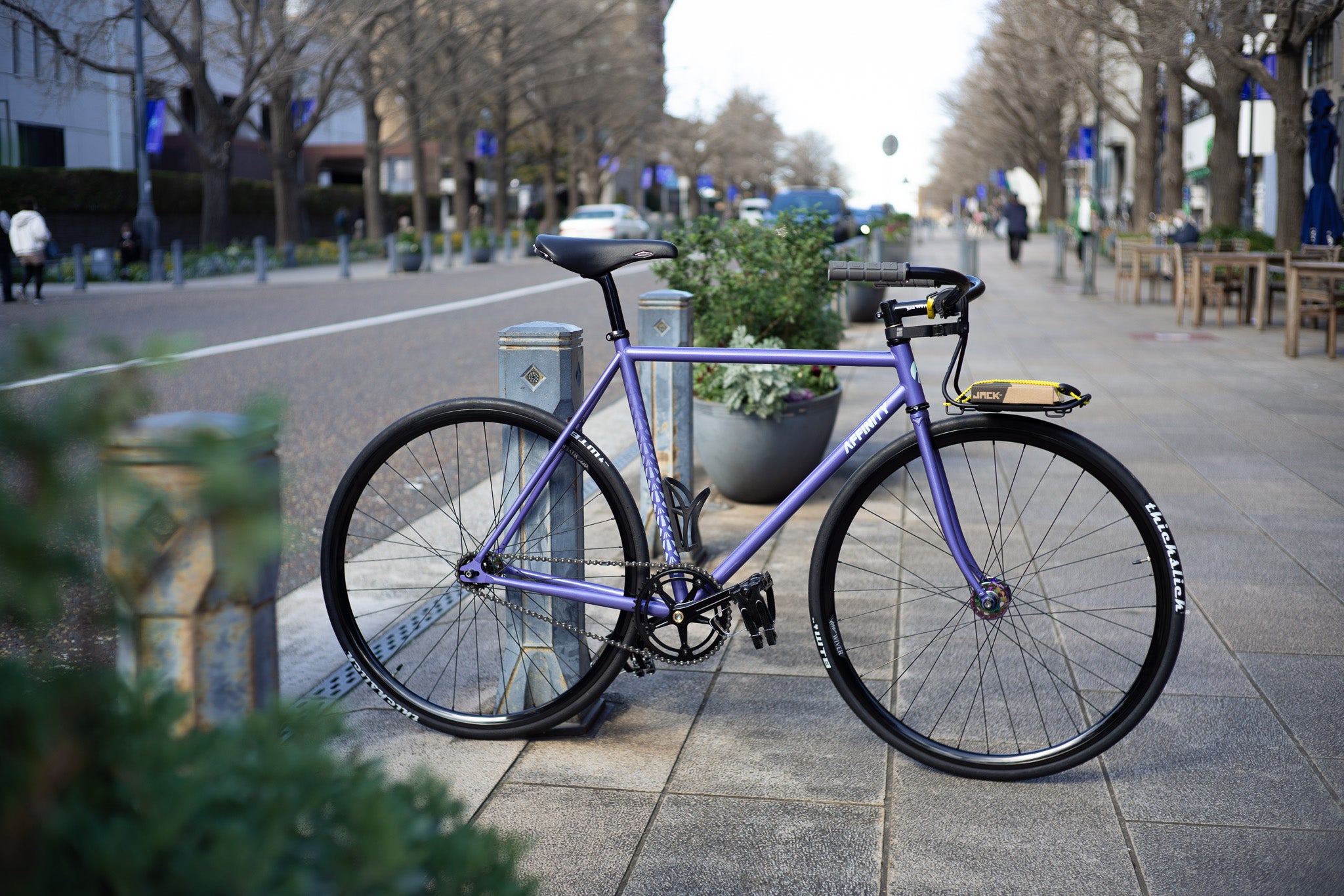 ちょっぴり大人なピストバイクに載せ替えて。 | ブローチャーズ