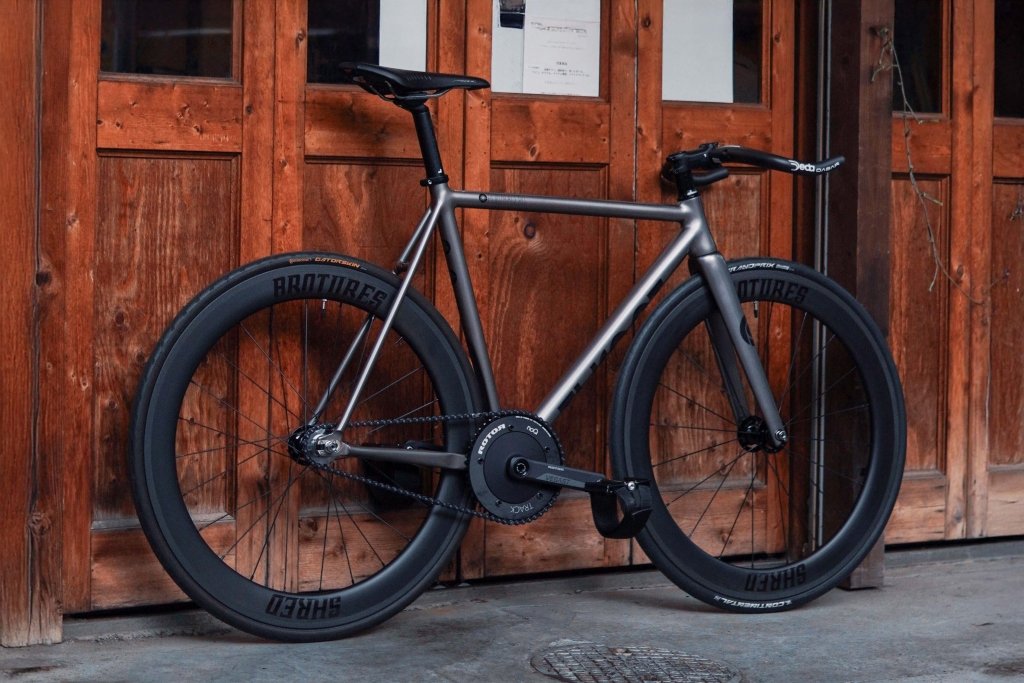 BROTURES SHRED60 CARBON WHEEL