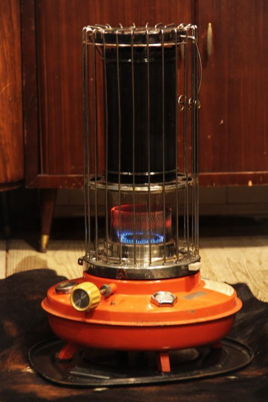 シャープ石油ストーブ，HSB-250B ペチカ, 1975年 レトロストーブ