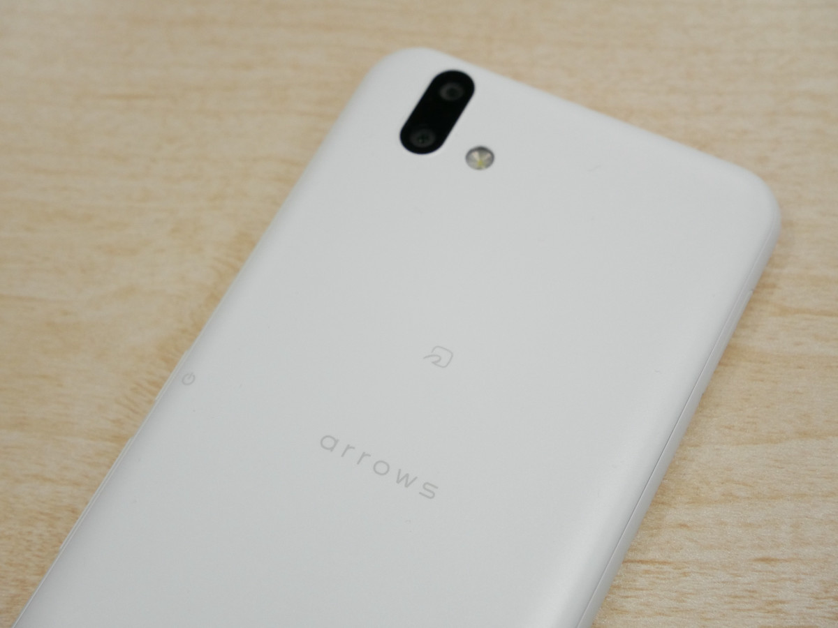 arrows U」速攻レビュー、5年半ぶりのソフトバンク向け新機種は誰でも