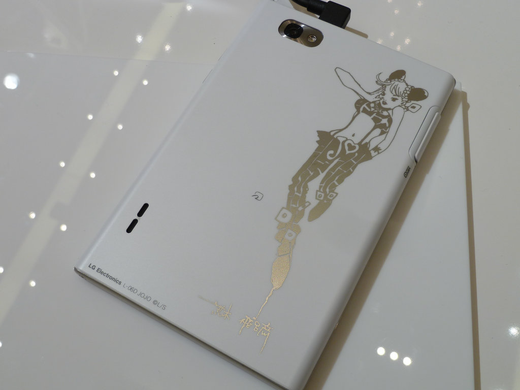 ジョジョの奇妙なスマートフォン「L-06D JOJO」速攻フォトレビュー