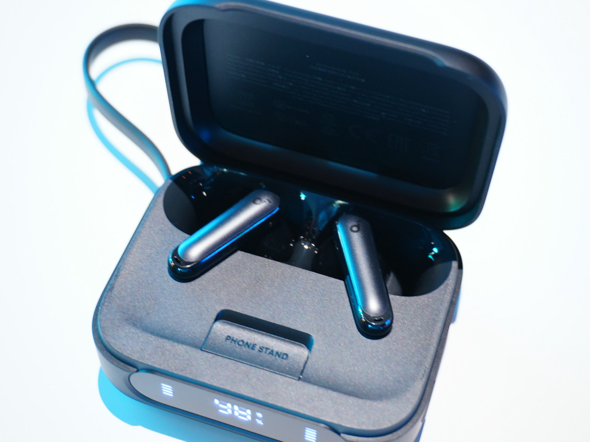 Ankerの新型モバイルバッテリー搭載イヤホン「Soundcore P41i