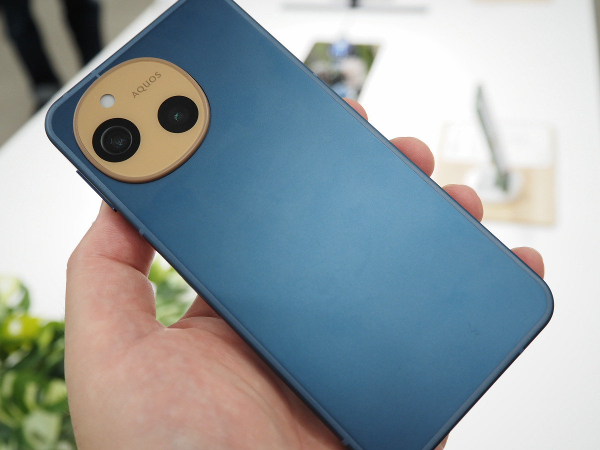 怒濤の6色展開「AQUOS sense10」速攻レビュー、240Hz有機ELにR10の