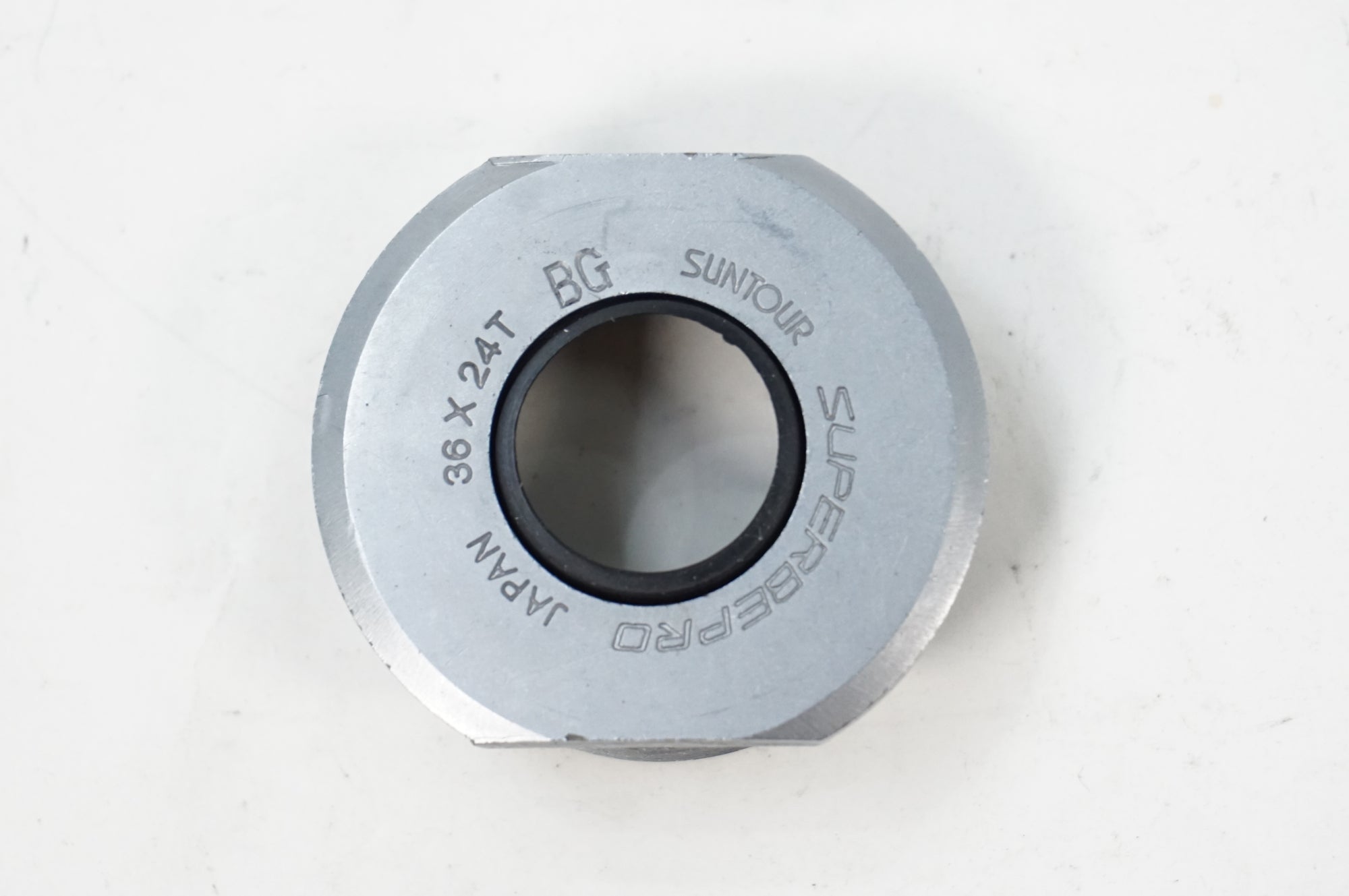 SUNTOUR 「サンツアー」 SUPERBE PRO ボトムブラケットカップのみ