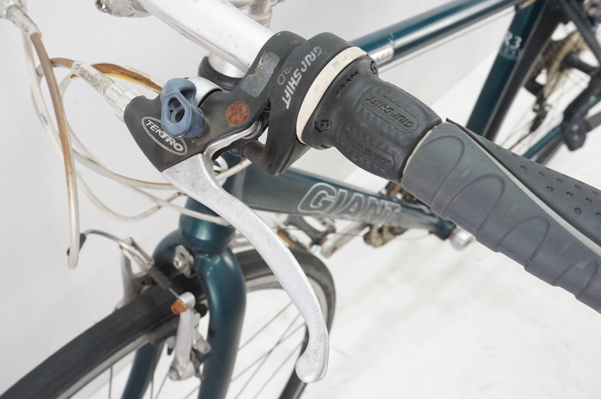 ジャンク GIANT 「ジャイアント」 ESCAPE R3 2010年モデル クロス