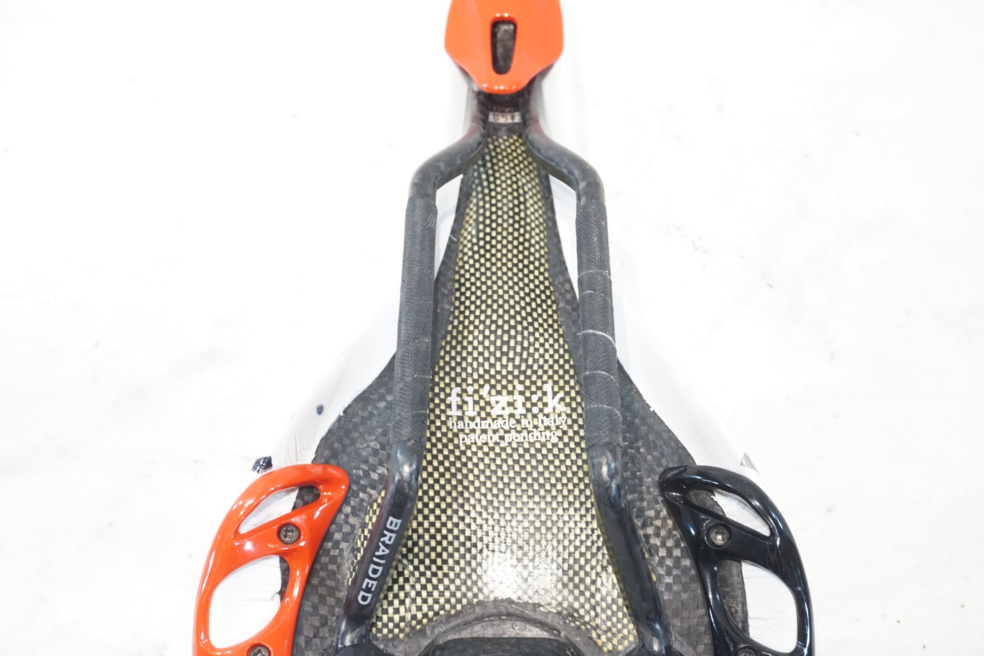 FIZIK 「フィジーク」 ALIANTE CARBON BRAIDED カーボンレール サドル