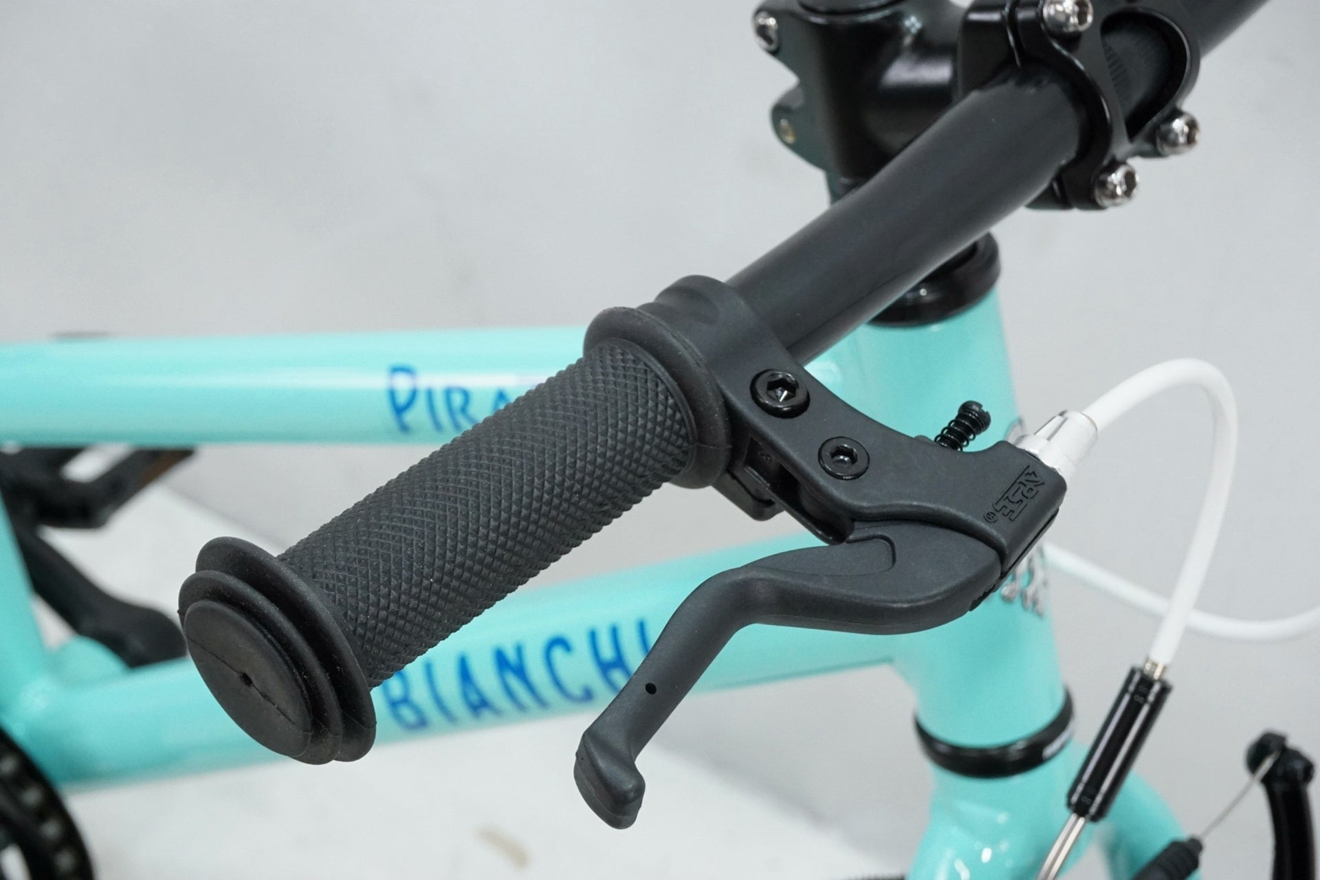 BIANCHI 「ビアンキ」 PIRATA16 2022年モデル キッズバイク / 有明