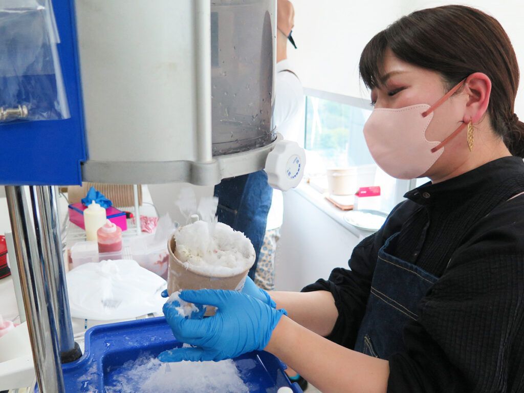 シンガポール初上陸 行列のできるかき氷『サカノウエカフェ』