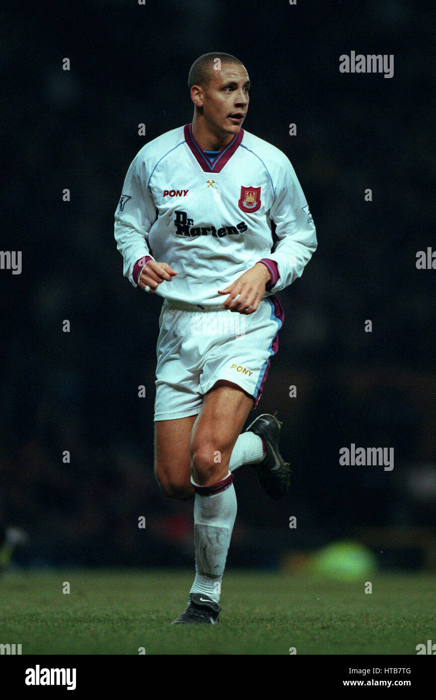 RIO FERDINAND WEST HAM UNITED FC 10 January 1999 Stock Photo - Alamy