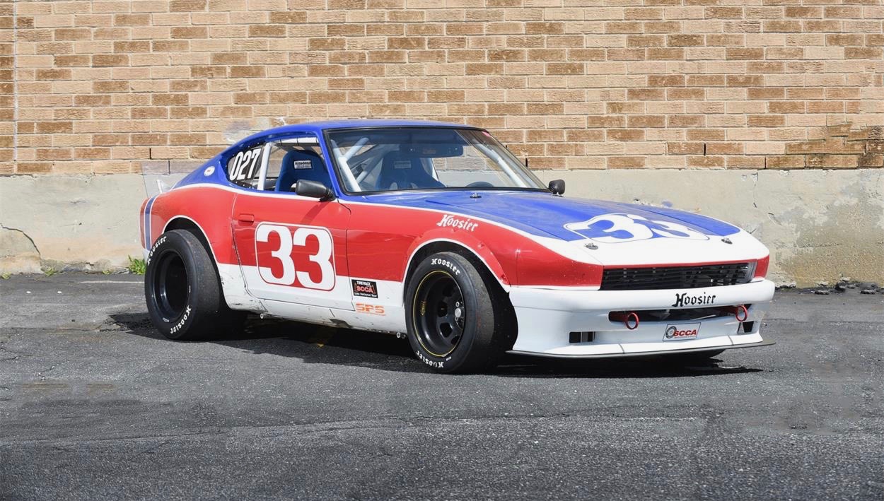74 Datsun 260Z racer tribute has Chevy V8 engine