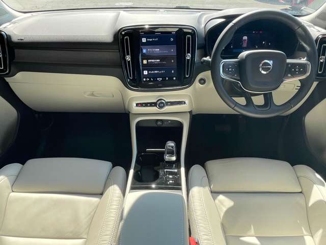 ボルボ XC40 アルティメット B4 AWD 4WD（価格:415.3万円, 高知県