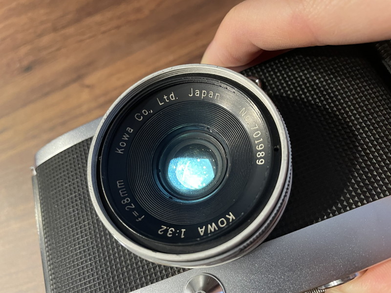 特徴的デザインの広角カメラ「コーワSW」 – カメトリ