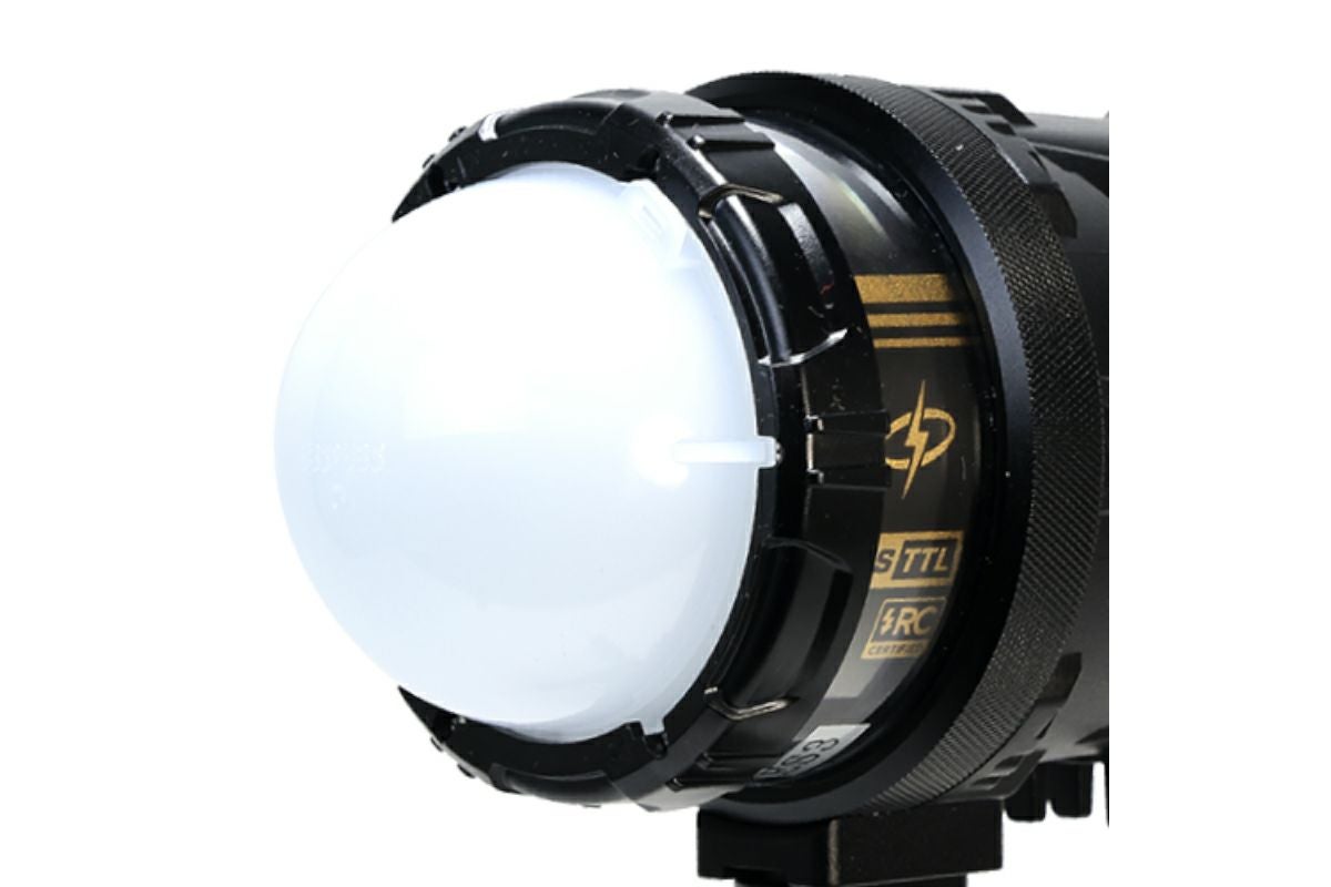 最新の水中ハウジングや水中ストロボ・ライトなど水中撮影機材一式を