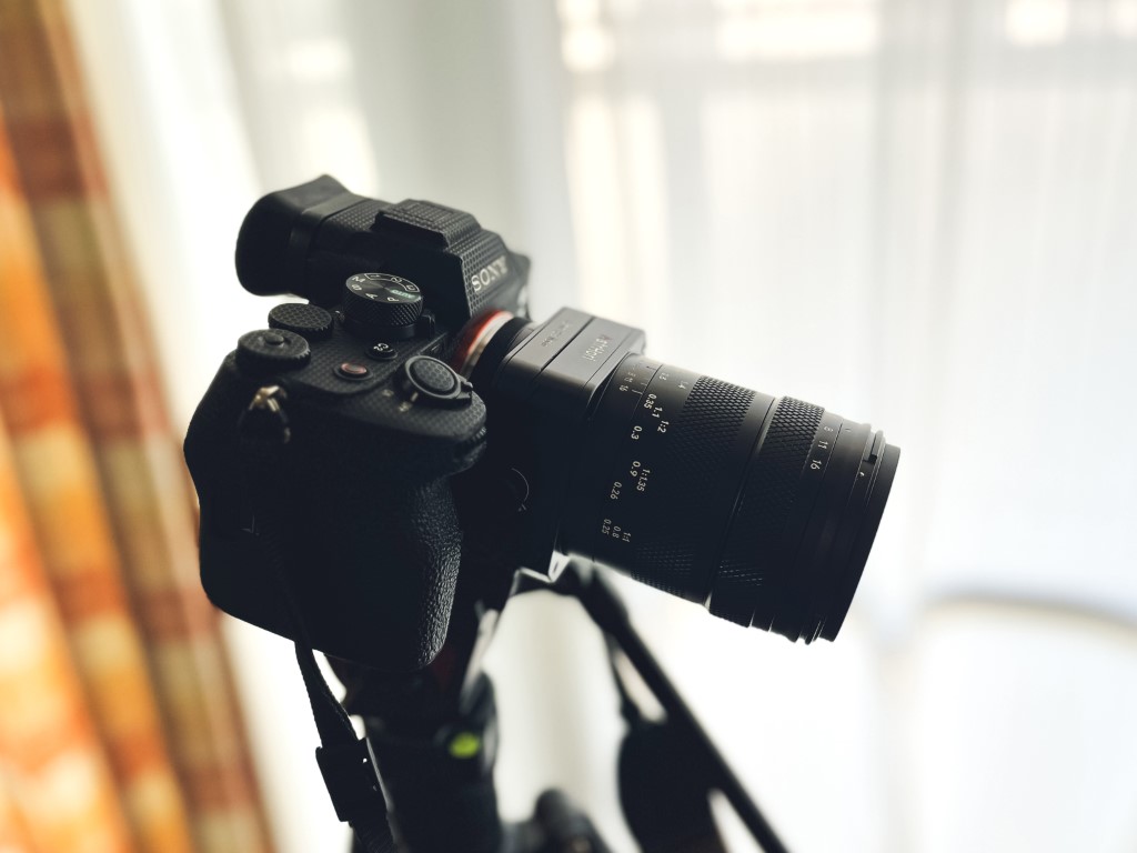 3倍楽しめるレンズ！AstrHori（アストロリ）85mm F2.8 Macro 1:1 Tilt