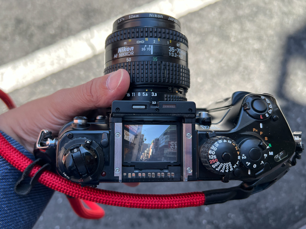 Nikon F4s 実写レビュー！】巨大で重いフラッグシップ機は”魅力の塊