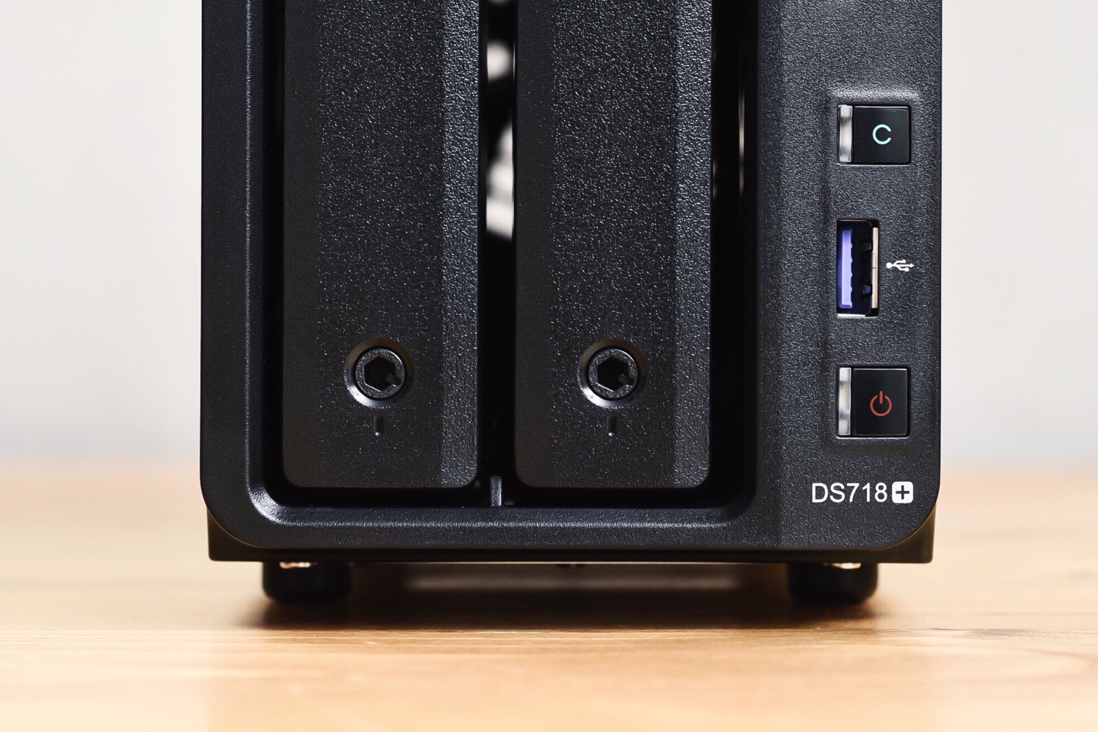 Synology DS718+ 写真用途に2ベイNASの導入理由と組み込みまで | かめ
