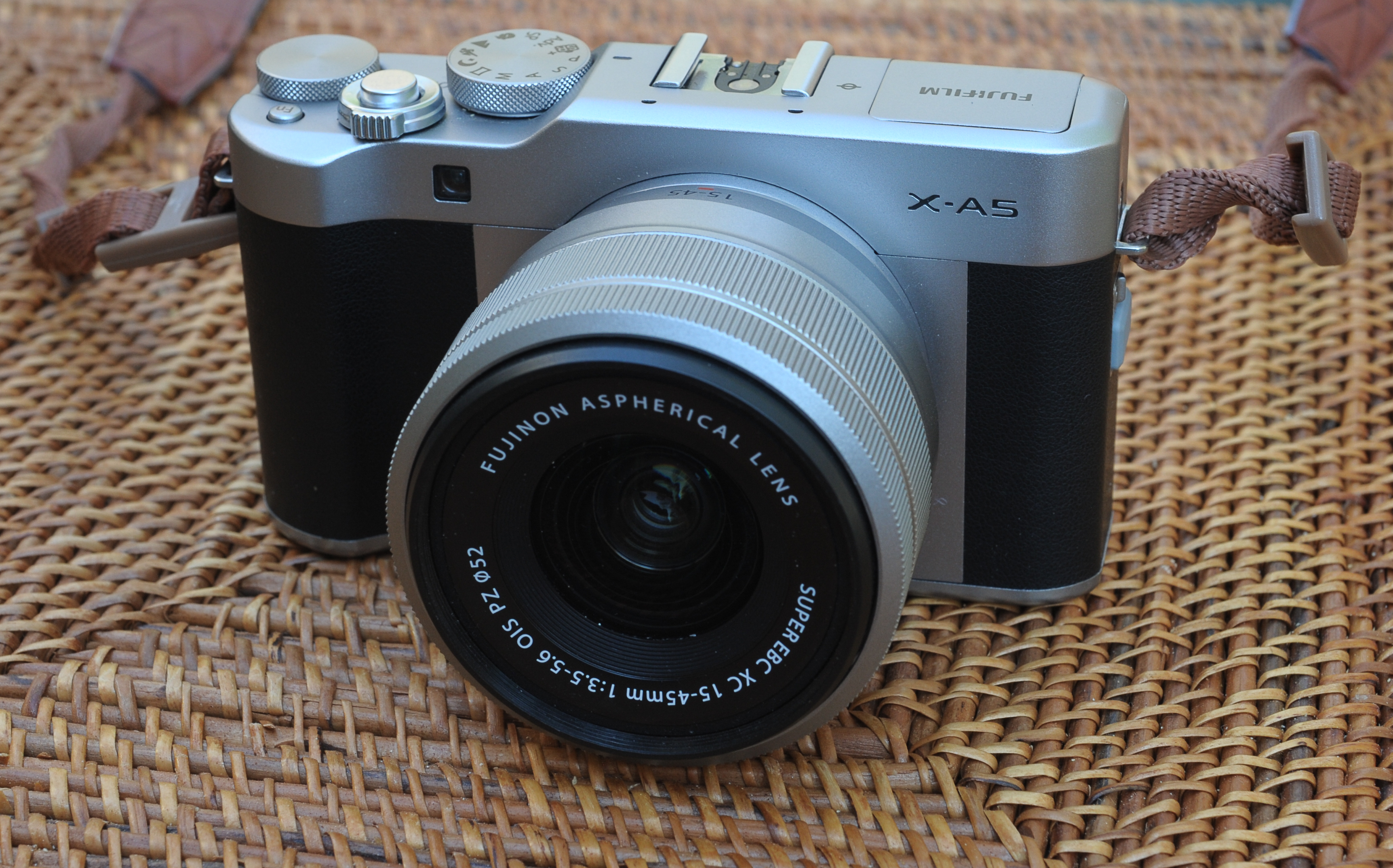 fujifilm X-A5 – CamerAgX – a new life for old gear