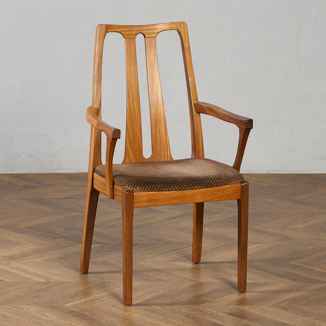 ミッドセンチュリーのブランドチェア集めました | camori アンティーク