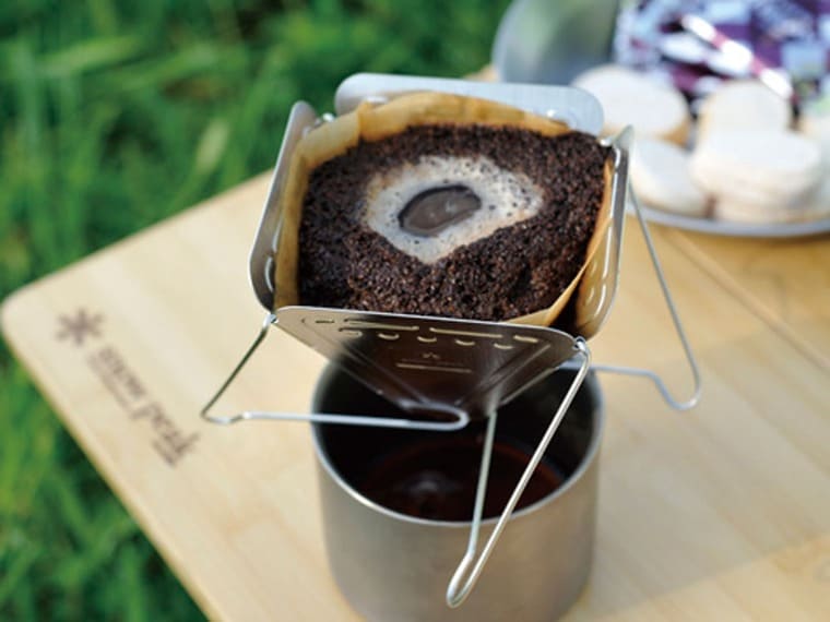 コーヒーをスノーピークのミルとケトルとドリッパーでおいしくいれる