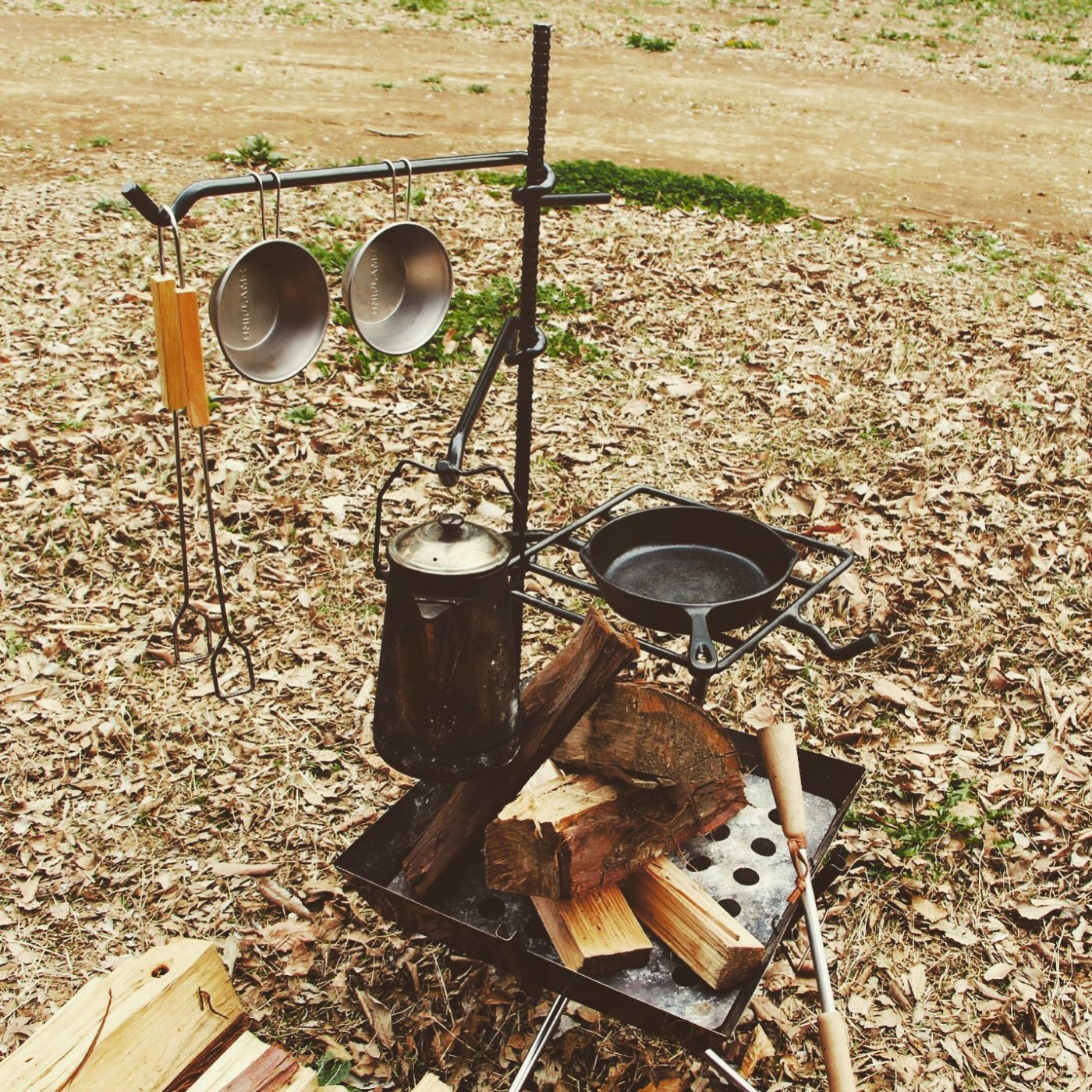 レビュー】CAMP MANIAのファイヤーハンガーはカッコいい男のロマン道具