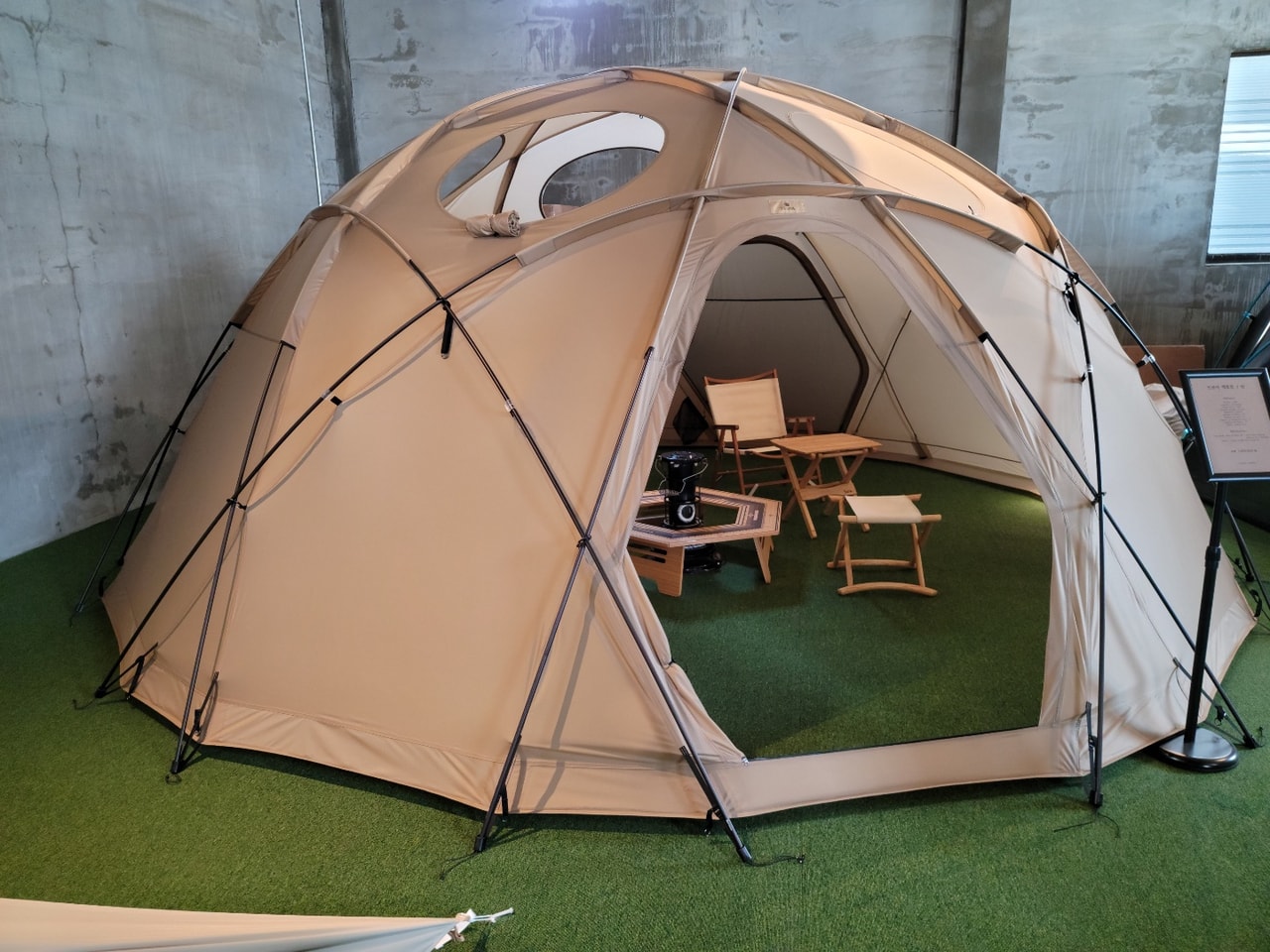 超巨大ドームテントがブームの兆し！「TFS ロボテックドーム」レビュー