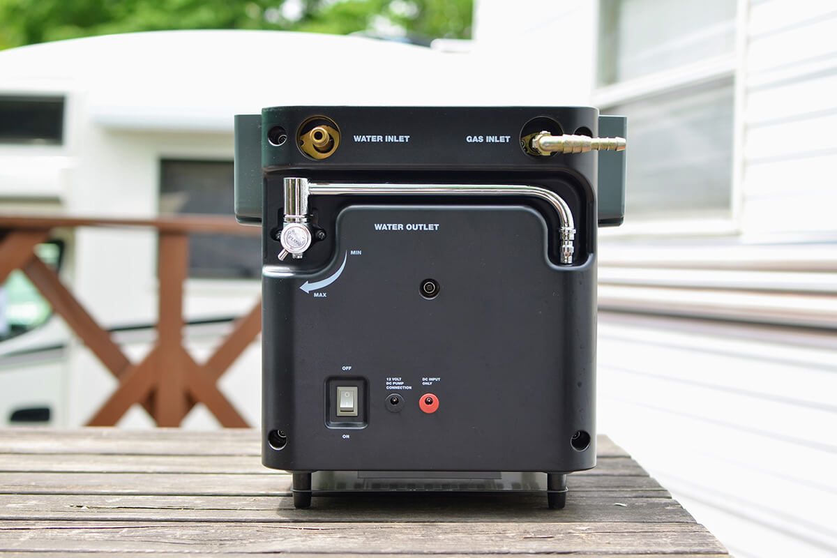 キャンプや防災に完全独立型のシャワーとトイレを手に入れる