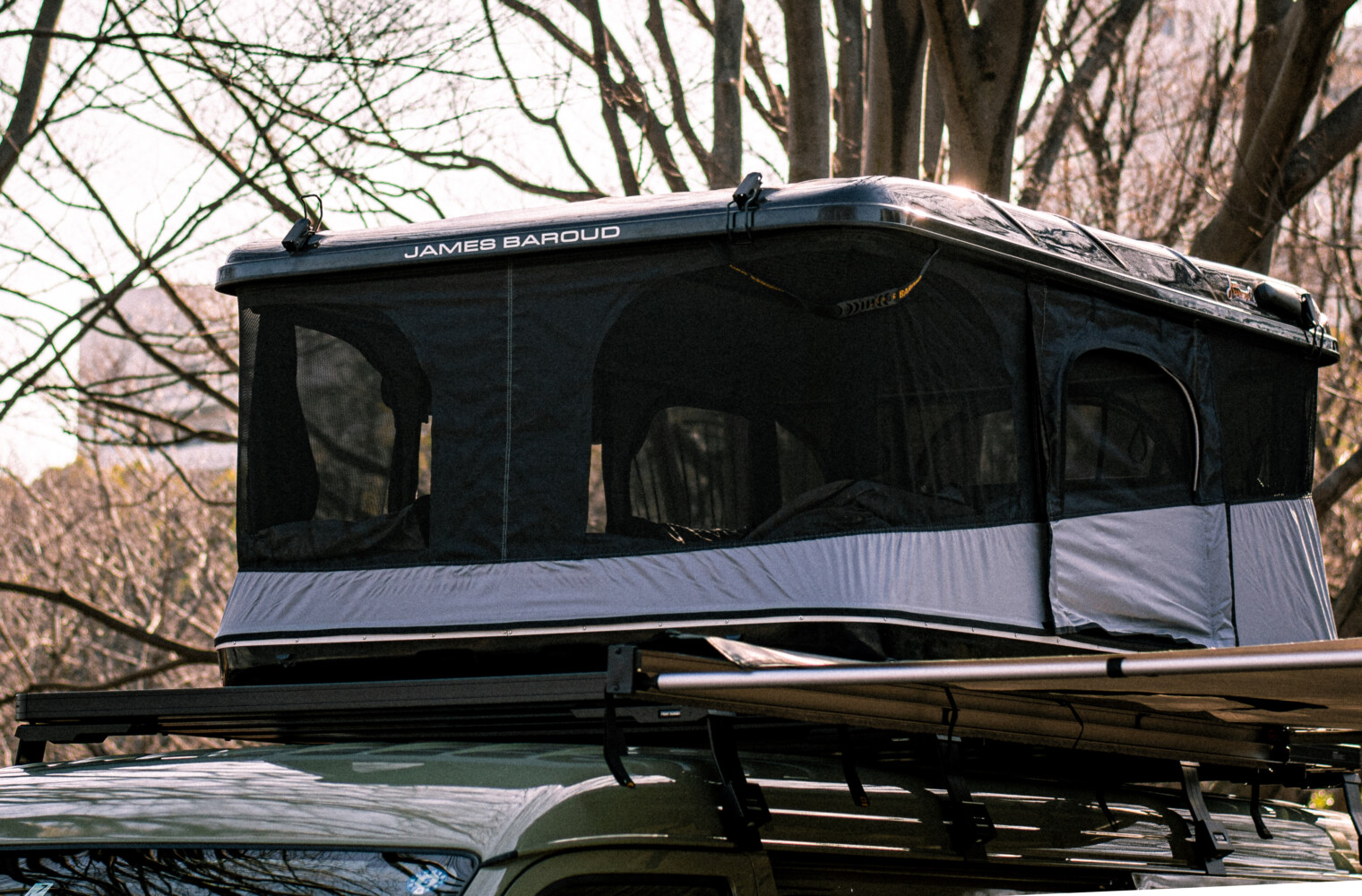 ルーフテントの中古品販売!jamesbaroud「EVASION XL」 - STRAYCATS