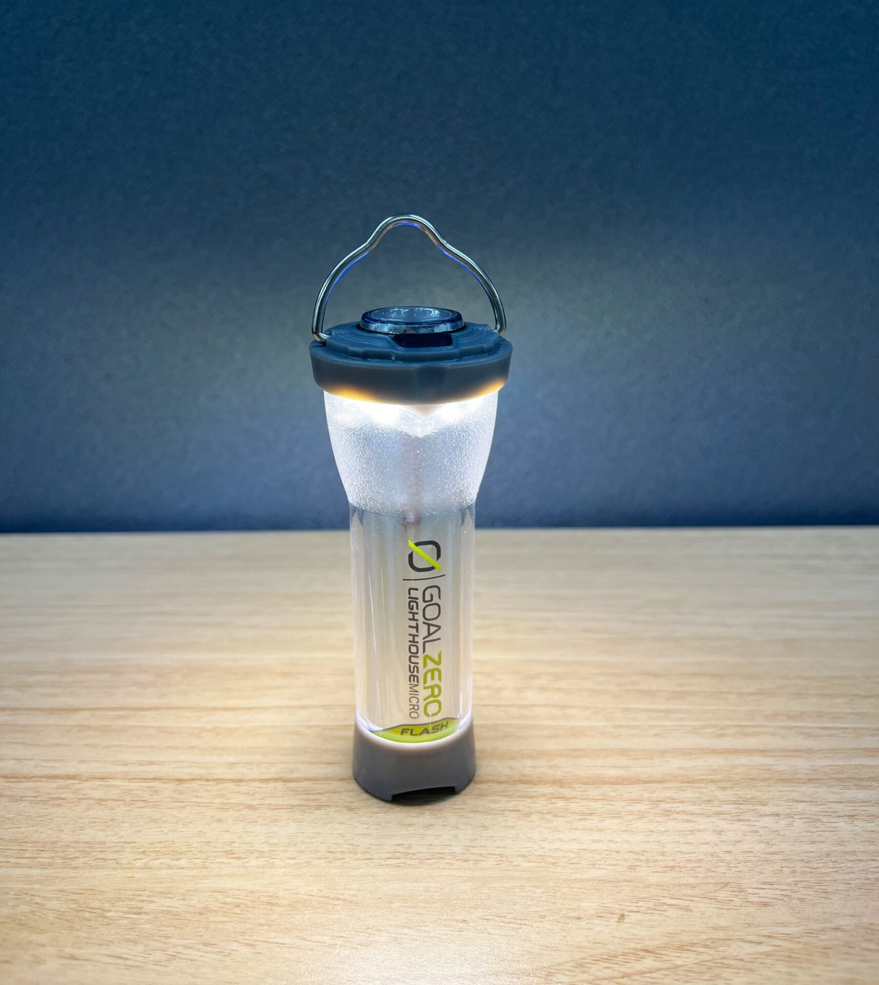 ゴールゼロの「ライトハウスマイクロフラッシュ」に日本別注グレー