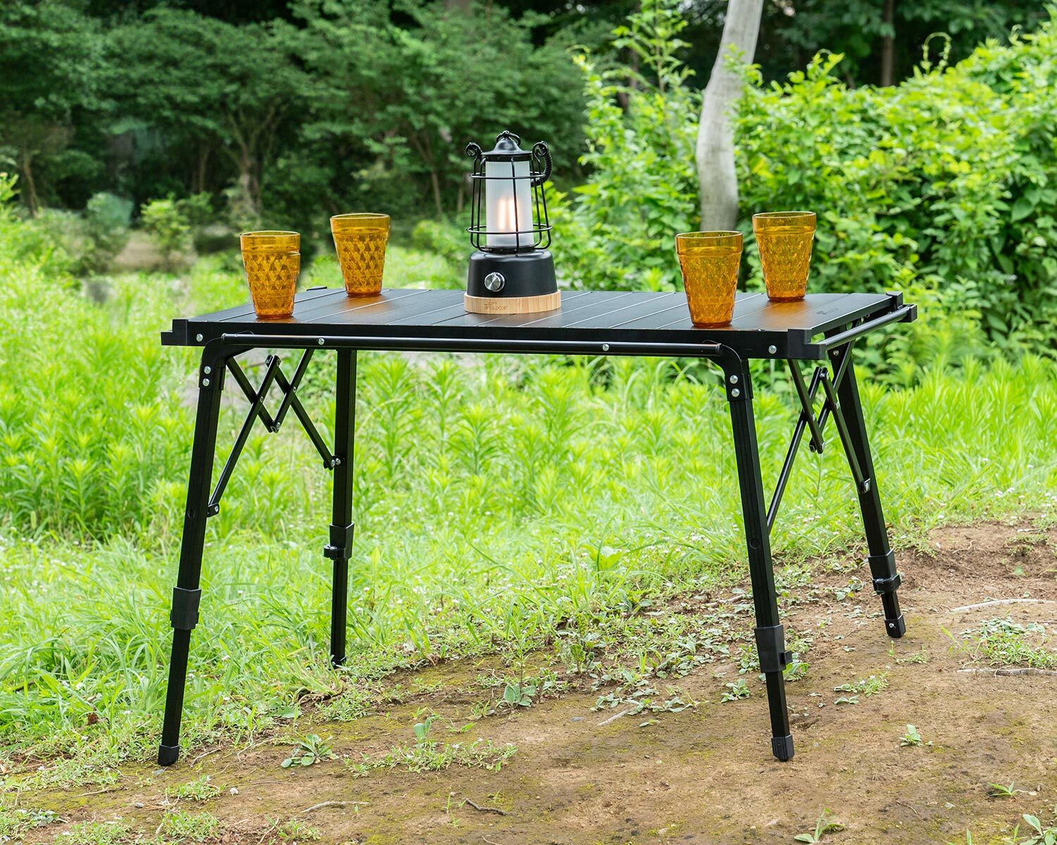 フィールドアからIGT規格対応の「アルミパネルテーブル 高さ無段階調整