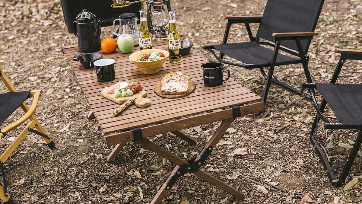 ハイランダーから大幅に軽量化した「ウッドロールトップテーブル LIGHT