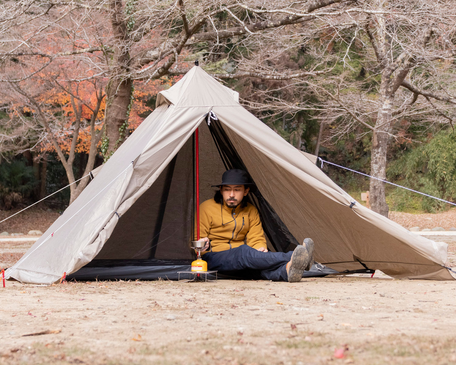 フィールドアからソロ用ワンポールテントT/C 240、240 ライト登場