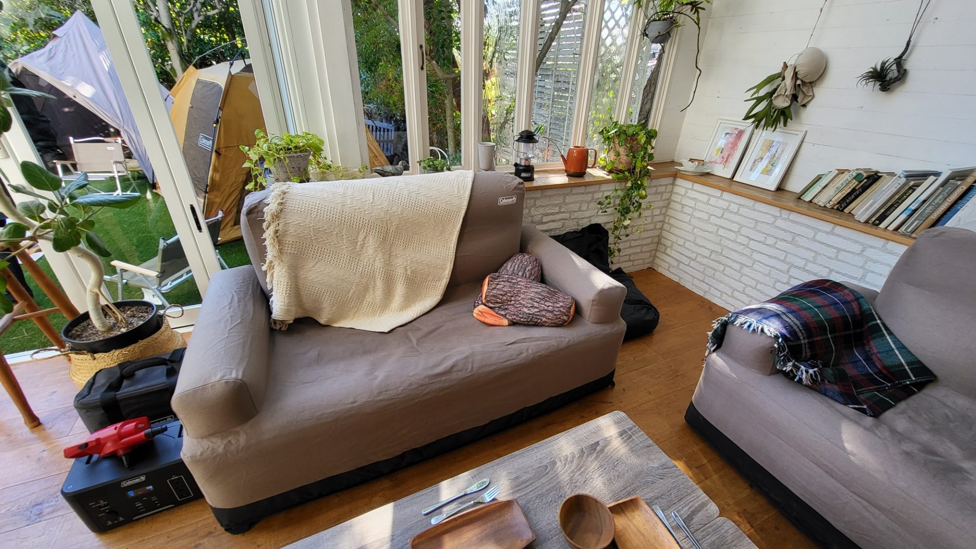 コールマン2023年新商品「エアカウチ/エアカウチ ダブル（グレージュ