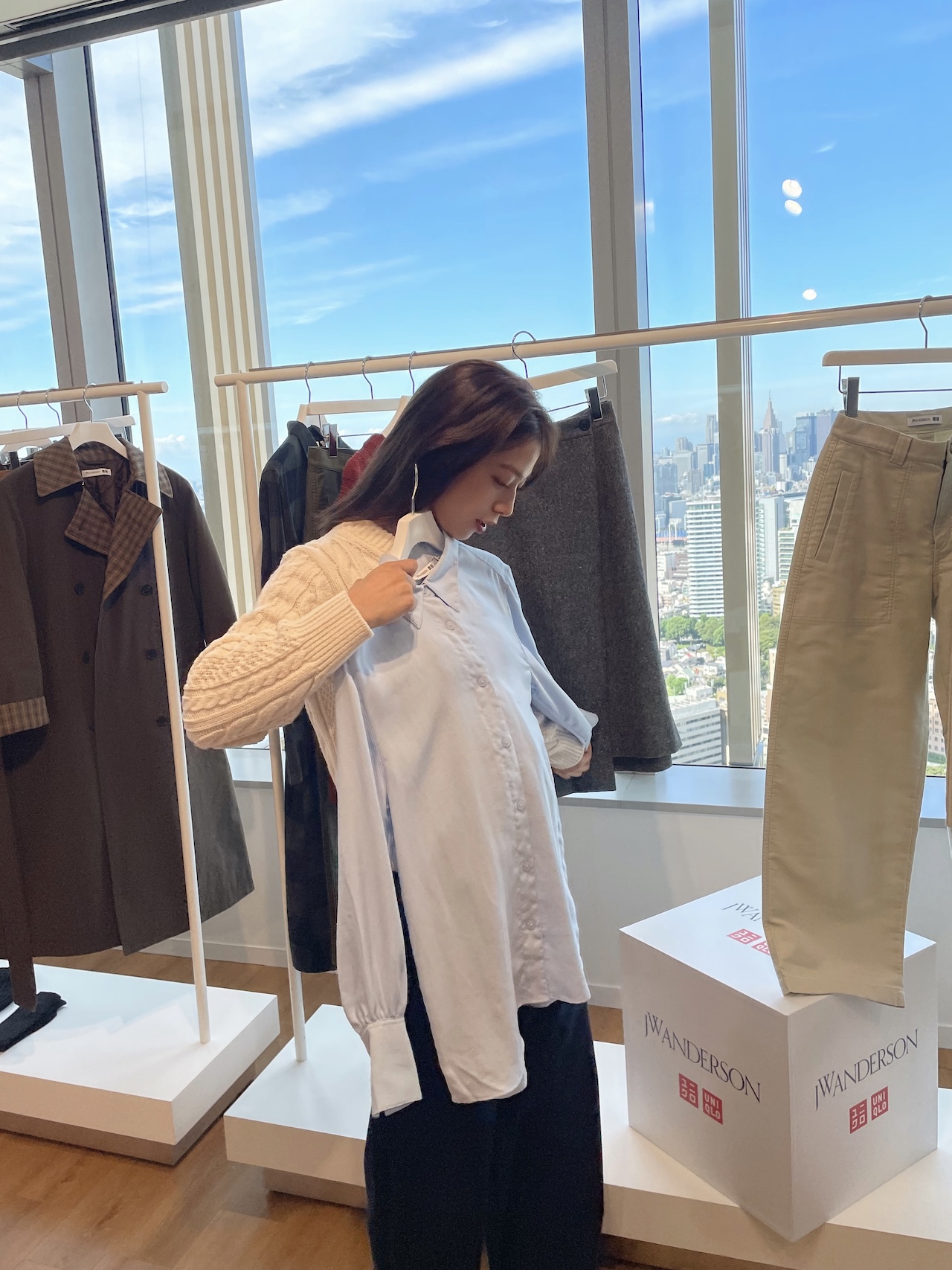 ユニクロ人気コラボ】業界人が狙う「白シャツ＆メンズアイテム」を試着