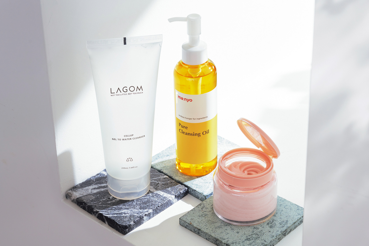 2024年・名品韓国コスメ】美のプロが「常に家にストックする」名品