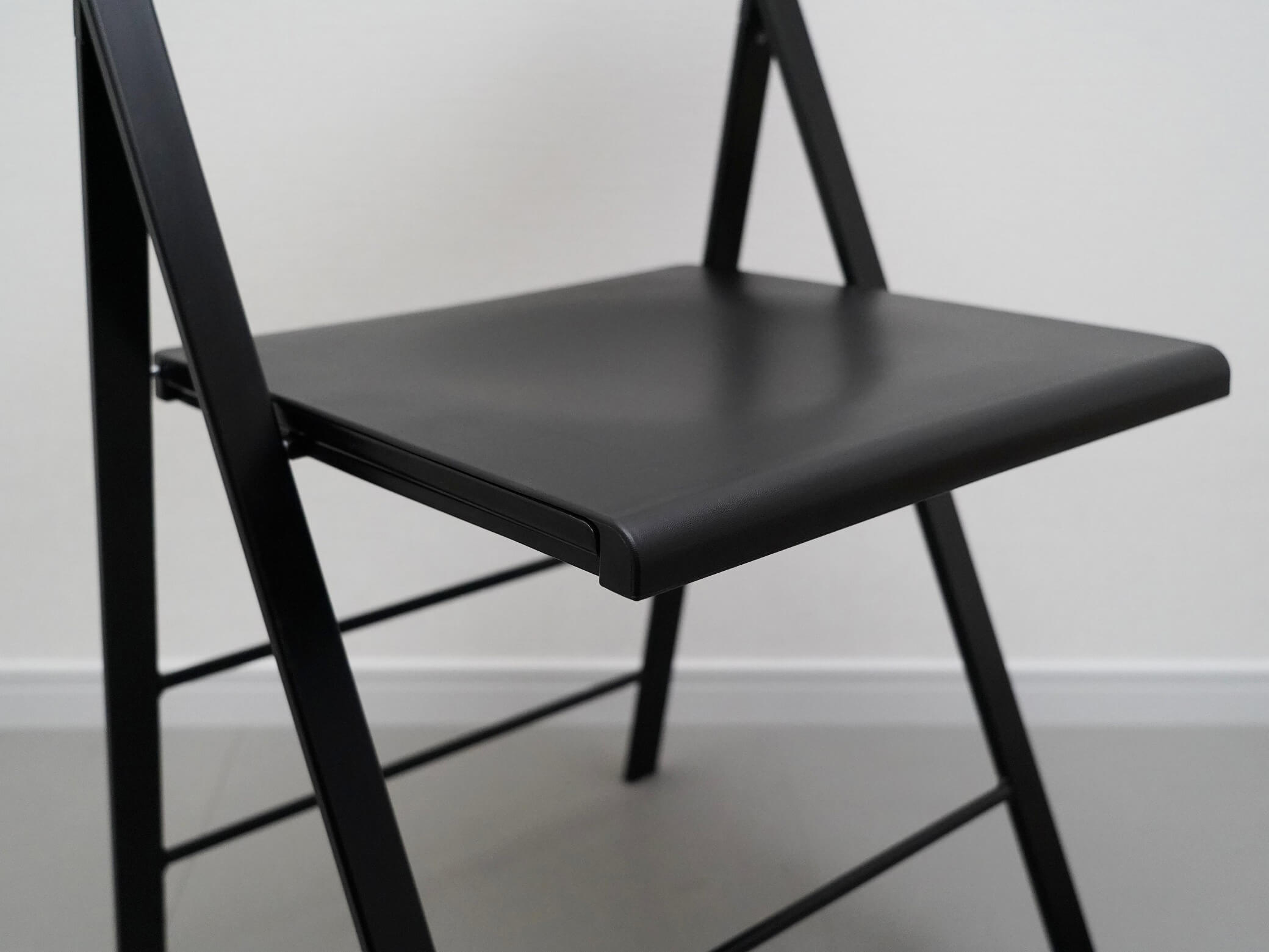 ポケットチェア ブラック アーメット ロビー・カンタルッティ 中古