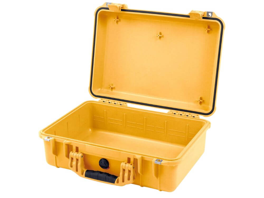 Pelican 1500 Case Canada - with custom handle & latch colours