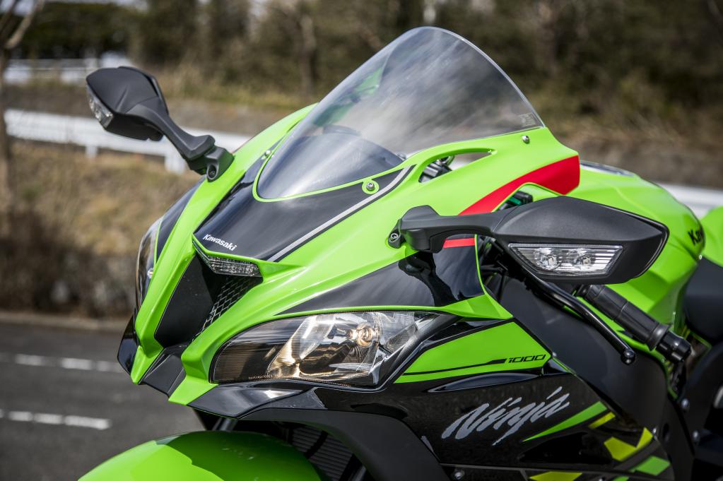 実走燃費15.1km/L】その加速、放たれた矢の如く。 カワサキZX-10Rの