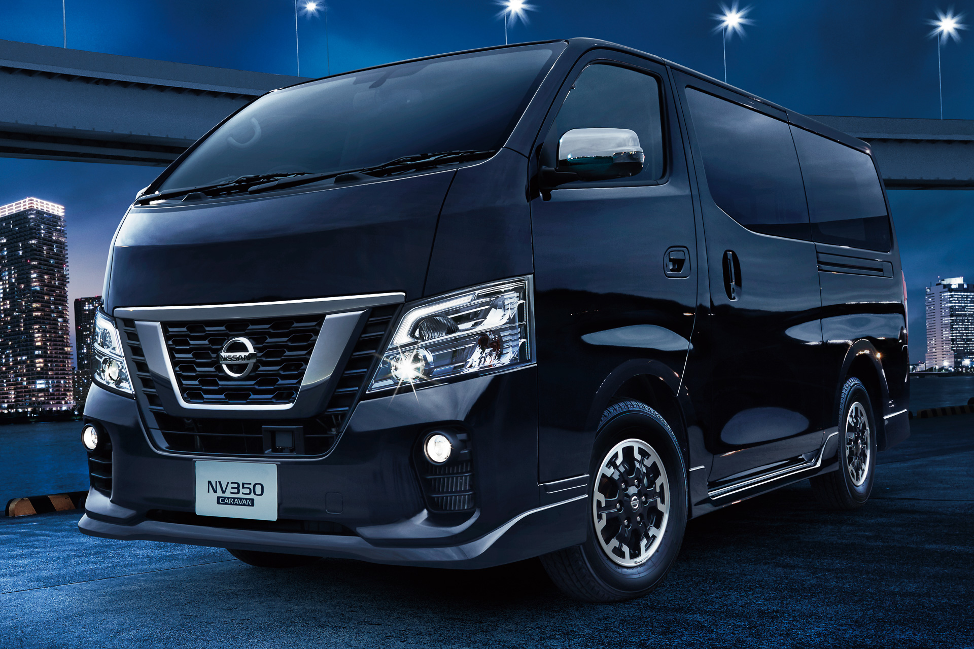 日産、「NV350 キャラバン」特別仕様車「プレミアムGX アーバンクロム