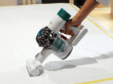 ダイソン、布団クリーナーのアタッチメントを充実させた「Dyson V6