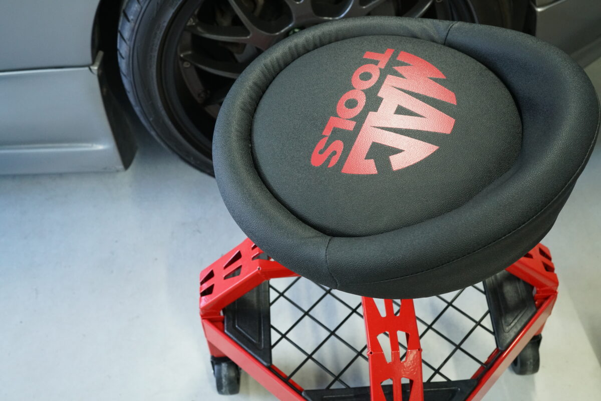 ガレージにMAC TOOLSのキャスター付きスツール(63020)を導入【レビュー