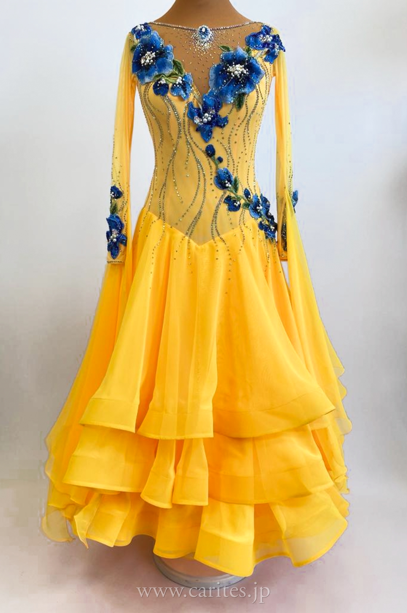 EM couture｜ヨーロッパハイブランドドレスセレクトショップ「CARITES」