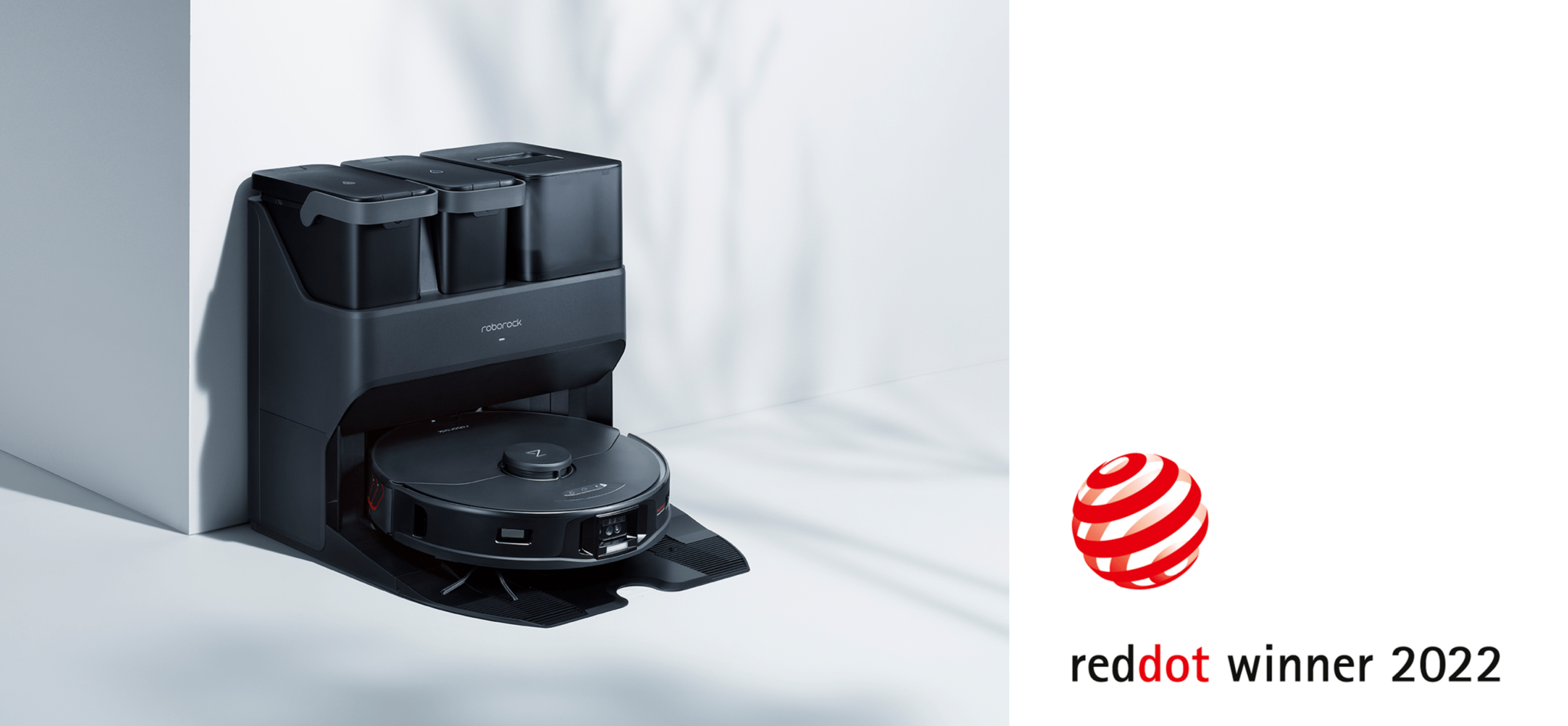 高い清掃力と回避性能に加え、モップ洗浄・給水・ゴミ収集を全自動化