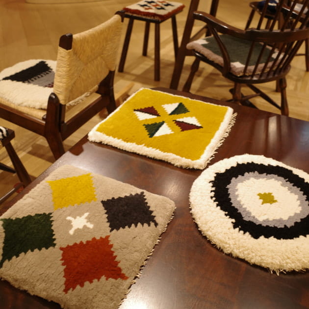 始まりました！－小野眞佐子 倉敷からのノッティング織椅子敷