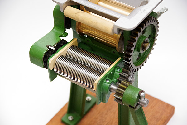 トーカイ麺機謹製 小野式製麺機用ステンレス製1.5mm切刃 - 趣味の製麺