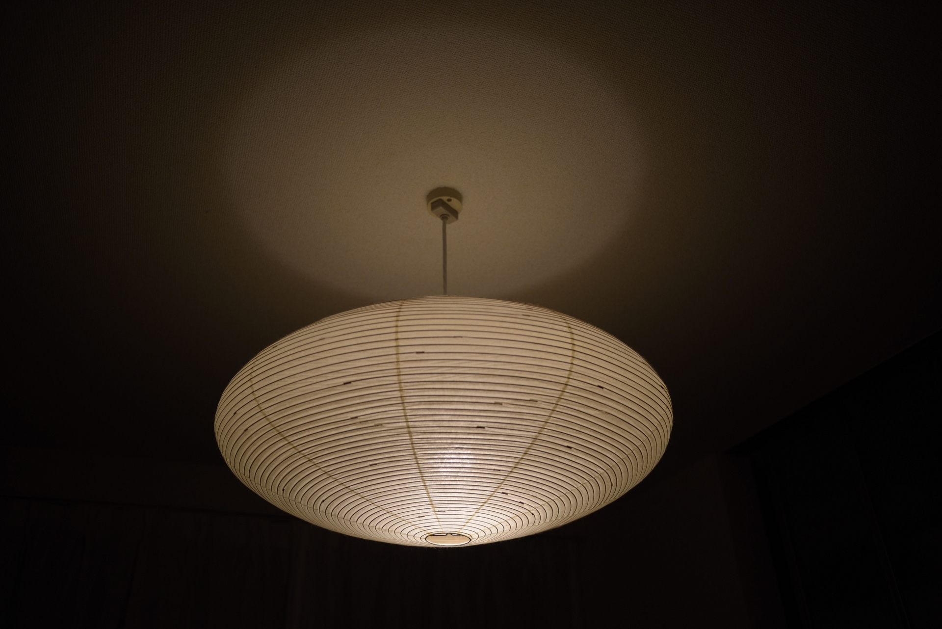 待望の『イサムノグチ AKARI・21A』を手に入れた! スペーシーで